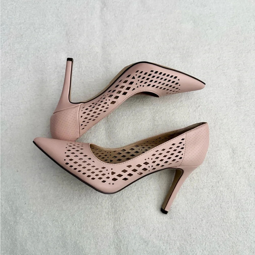 Pink Perforated Pointed Toe Heels Women’s Size 7M